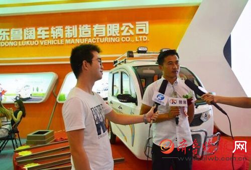 鄭州電動(dòng)車展，魯客篷車現(xiàn)場人氣火爆(圖2)